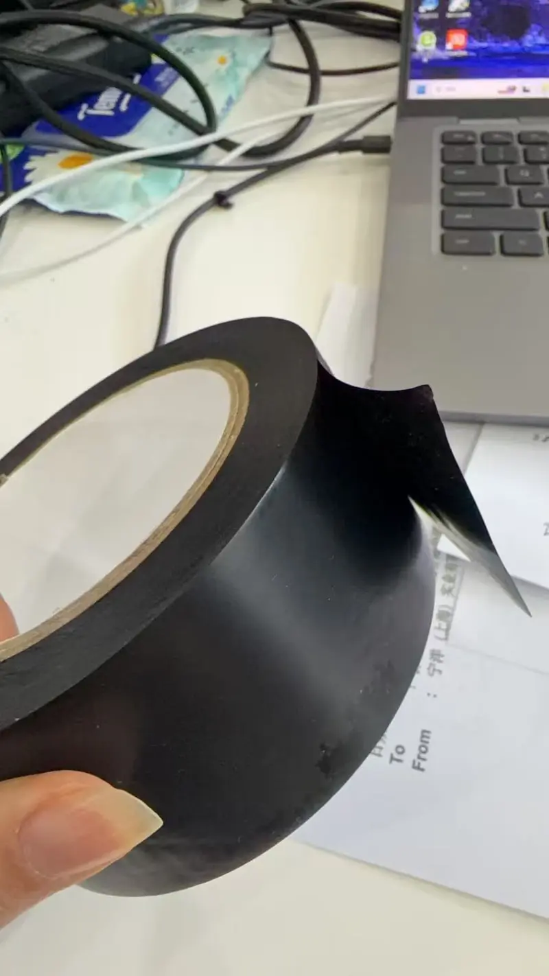 Ar audinio juosta ir „audinių klijai“ yra tas pats produktas?